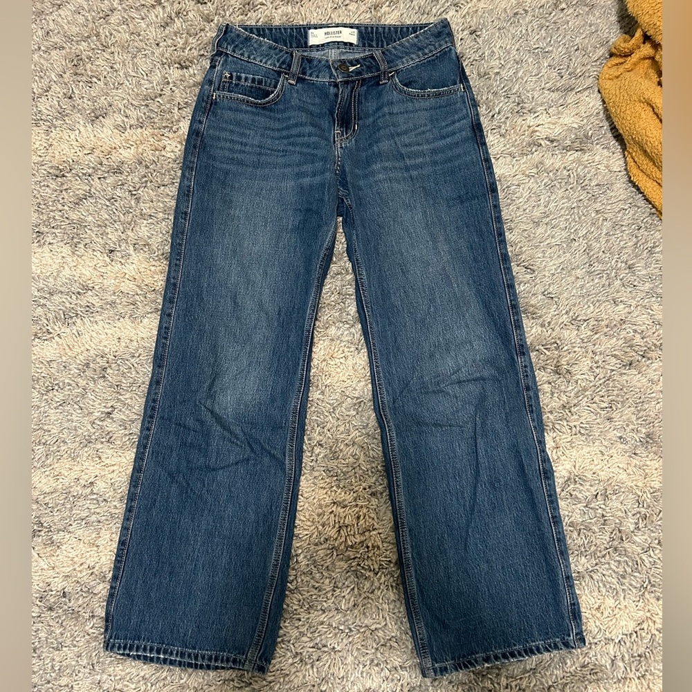 Hollister Women’s Baggy low-rise Jeans